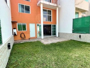 CASA EN VENTA EN JARDINES DE BELLAVISTA