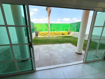 CASA EN VENTA EN JARDINES DE BELLAVISTA