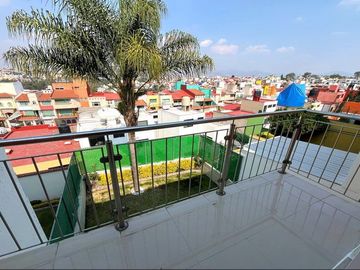 CASA EN VENTA EN JARDINES DE BELLAVISTA