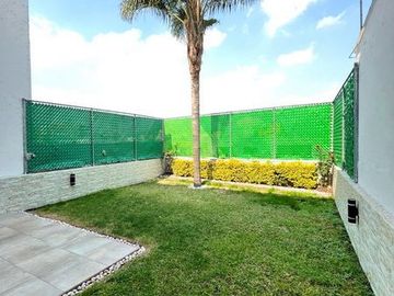CASA EN VENTA EN JARDINES DE BELLAVISTA