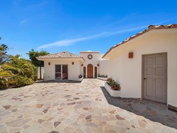 CASA EN VENTA EN CABO SAN LUCAS EN CAMPO DE GOLF CABO DEL SOL