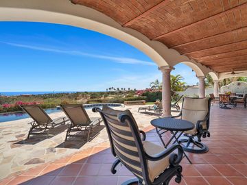 CASA EN VENTA EN CABO SAN LUCAS EN CAMPO DE GOLF CABO DEL SOL