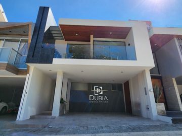 Casa Moderna y de Lujo en venta, en Xalapa zona Monte Magno, Animas