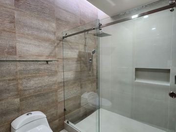 Casa Moderna y de Lujo en venta, en Xalapa zona Monte Magno, Animas