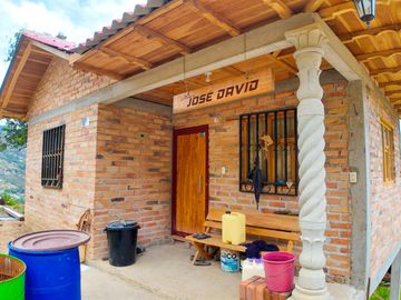 Casa de campo de venta en Paute sector Parroquia Chican