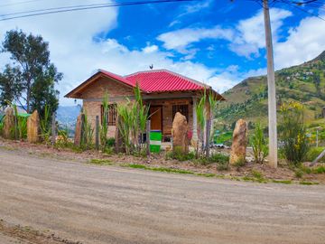 Casa de campo de venta en Paute sector Parroquia Chican