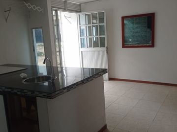 VENTA DE CASA CON RENTA EN MELGAR CON TRES APARTA ESTUDIOS Y UN PARTAMENTO - BARRIO VILLA SOFIA