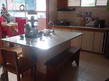 VENTA DE CASA CON RENTA EN MELGAR CON TRES APARTA ESTUDIOS Y UN PARTAMENTO - BARRIO VILLA SOFIA