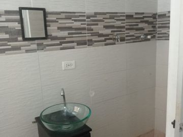 VENTA DE CASA CON RENTA EN MELGAR CON TRES APARTA ESTUDIOS Y UN PARTAMENTO - BARRIO VILLA SOFIA