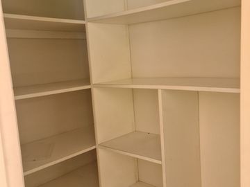Depa en venta en Av. Dos de Mayo entre La Mar y Comandante Espinar en Miraflores con vista a la calle