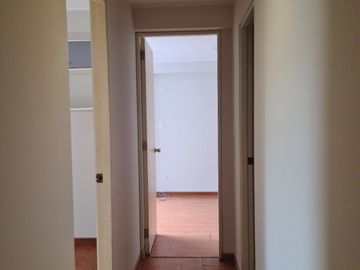Depa en venta en Av. Dos de Mayo entre La Mar y Comandante Espinar en Miraflores con vista a la calle