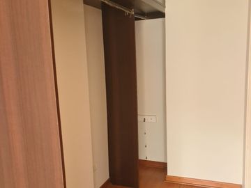 Depa en venta en Av. Dos de Mayo entre La Mar y Comandante Espinar en Miraflores con vista a la calle