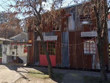 VENTA CASA 5 AMBIENTES CON PATIO Y COCHERA - ITUZAINGO