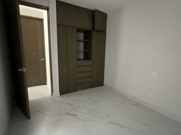 GRAN DEPARTAMENTO CON TERRAZA DE 20M2 EN PORTALES NORTE
