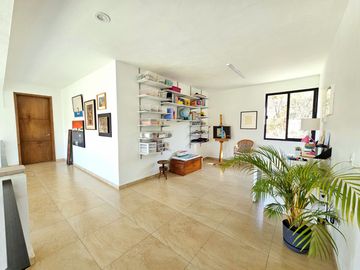 LAS CAÑADAS CASA EN VENTA SEMINUEVA CON ESPECTACULAR VISTA