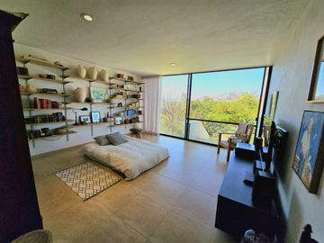 LAS CAÑADAS CASA EN VENTA SEMINUEVA CON ESPECTACULAR VISTA