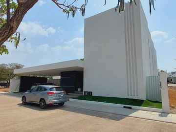 CASA EN VENTA EN RESIDENCIAL LA ESCONDIDA