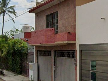 BONITA CASA EN COLONIA FLORESTA VERACRUZ