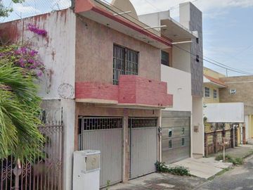 BONITA CASA EN COLONIA FLORESTA VERACRUZ