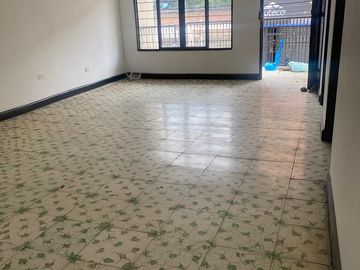 Venta de Casa Bifamiliar en Melendez