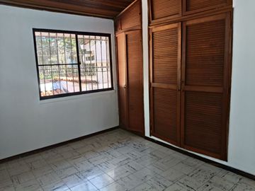 VENTA HERMOSA  CASA REMODELADA CONDOMINIO CAMINO REAL