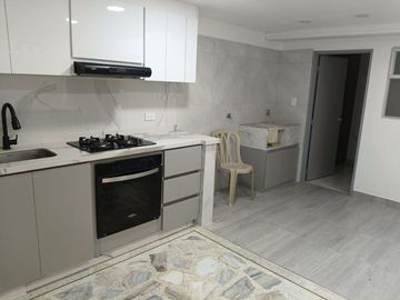 VENTA HERMOSA  CASA REMODELADA CONDOMINIO CAMINO REAL
