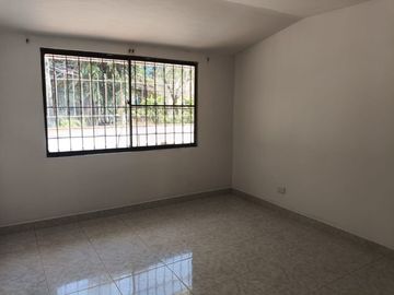 VENTA HERMOSA  CASA REMODELADA CONDOMINIO CAMINO REAL