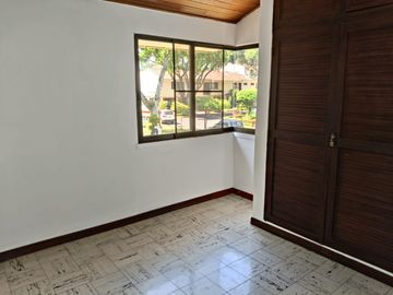 VENTA HERMOSA  CASA REMODELADA CONDOMINIO CAMINO REAL