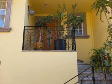 Casa en Venta Frente al Hospital Angeles, Interlomad