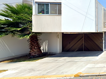 CASA EN VENTA EN PRADOS AGUA AZUL, PUEBLA