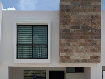 casa en venta equipada en privada Alcazar por Carretera Rioverde SLP