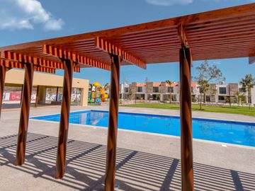 casa en venta equipada en privada Alcazar por Carretera Rioverde SLP