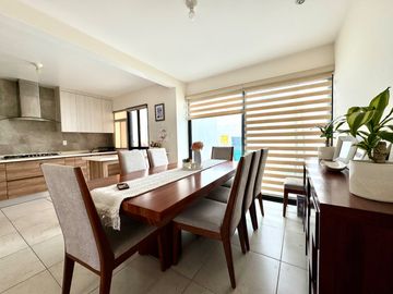casa en venta equipada sobre avenida cerca de carretera Rioverde