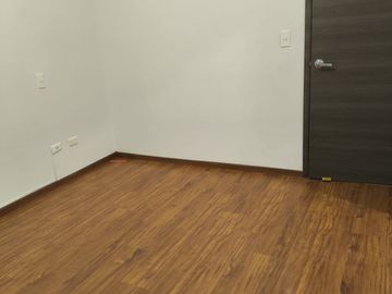 VENDO CASA SANGOLQUI SECTOR SERVA ALEGRE