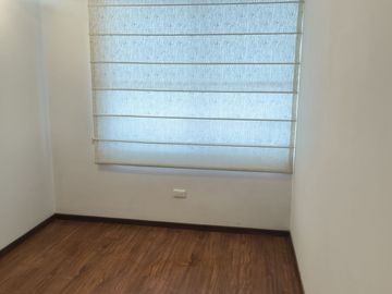 VENDO CASA SANGOLQUI SECTOR SERVA ALEGRE