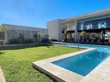 Casa de dos pisos en venta, entrega inmediata, Aire Puro