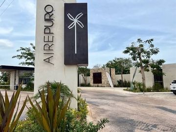 Casa de dos pisos en venta, entrega inmediata, Aire Puro