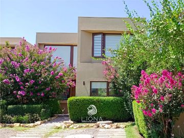 ¡Gran Oportunidad! Hermosa Casa en Condominio Chicureo