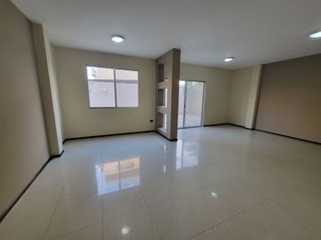 Venta de Casa Via a la Costa 4 Dormitorios Urbanización Belo Horizonte