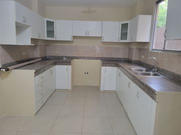 Venta de Casa Via a la Costa 4 Dormitorios Urbanización Belo Horizonte