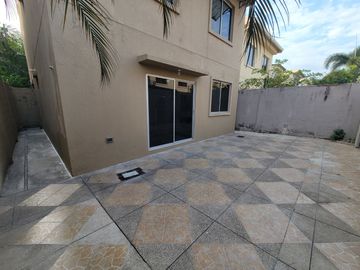 Venta de Casa Via a la Costa 4 Dormitorios Urbanización Belo Horizonte