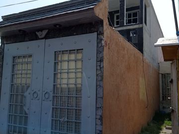 VENDO CASA EN LOS HEROES TECAMAC EN AVENIDA PRINCIPAL