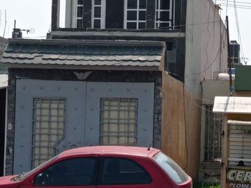 VENDO CASA EN LOS HEROES TECAMAC EN AVENIDA PRINCIPAL