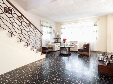 CASA ESQUINERA BARRIO DEL SEGURO