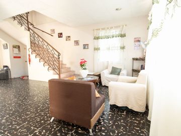 CASA ESQUINERA BARRIO DEL SEGURO