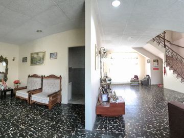 CASA ESQUINERA BARRIO DEL SEGURO