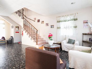 CASA ESQUINERA BARRIO DEL SEGURO