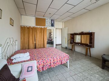 CASA ESQUINERA BARRIO DEL SEGURO