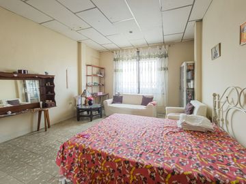 CASA ESQUINERA BARRIO DEL SEGURO