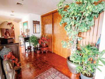 Unfurnished 3br Unit With Parking For Sale In Twin Towers